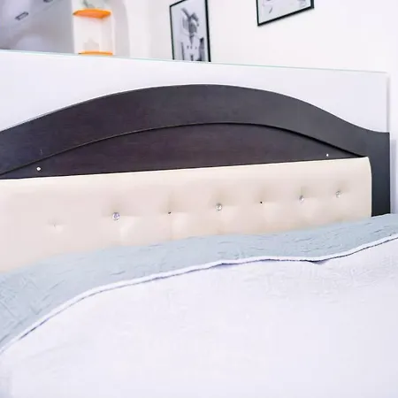 Magda In Center Berat