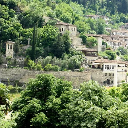Magda In Center Apartment Berat